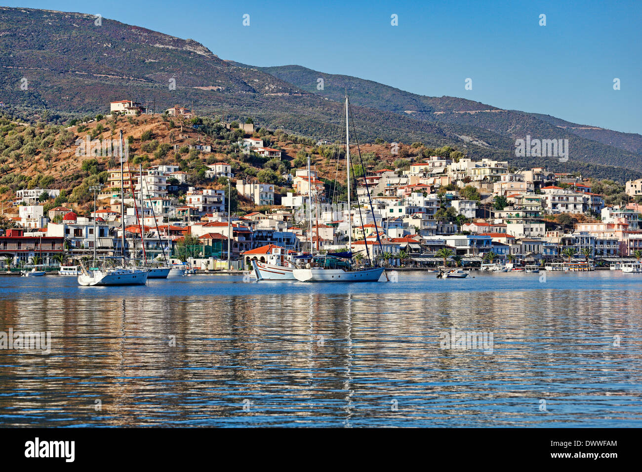 La belle île de Poros à Galatas, Grèce Banque D'Images