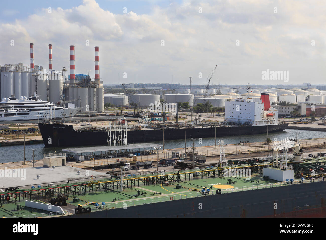 Transporteur de produits d'huile gamme côte à quai dans le port de Port Everglades Floride Banque D'Images