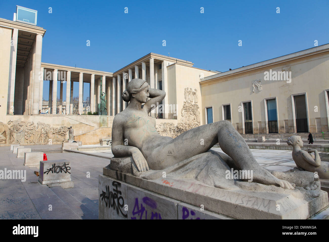 PARIS, FRANCE - Le 5 mars 2011 : célèbre statue au Trocadéro à Paris, France. Banque D'Images