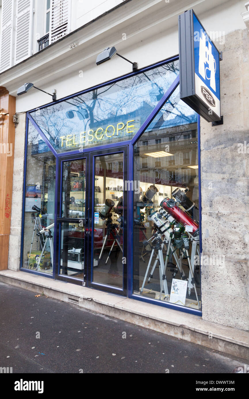 Le télescope, magasin, Boulevard Beaumarchais, Paris, France Photo Stock -  Alamy