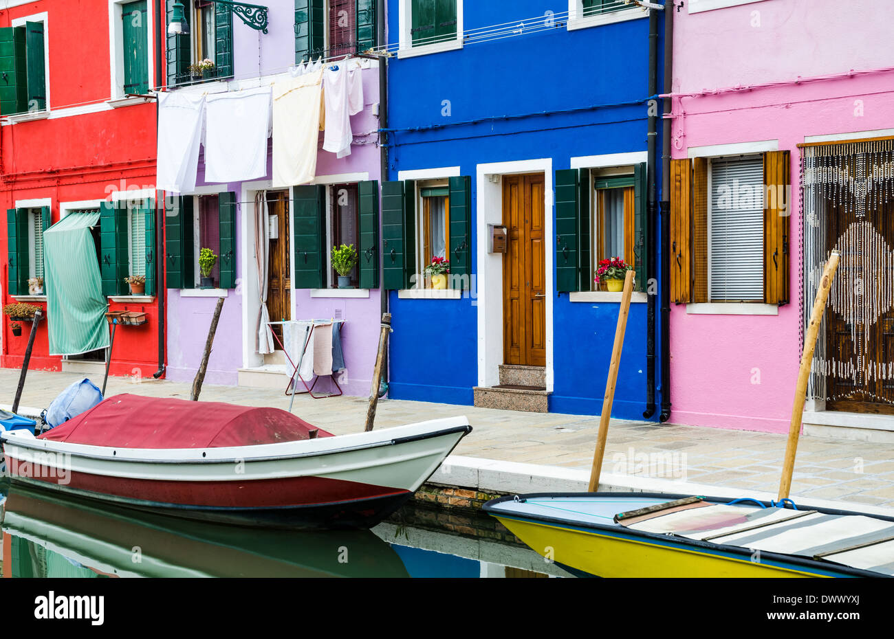 Burano, Venise. Maisons colorées et de l'île vue de Vénétie, Italie. Banque D'Images