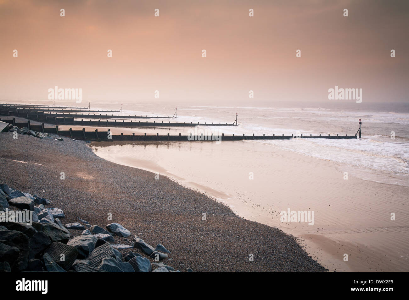 Plage à Norfolk, Angleterre. Les tons de couleurs en post-production. Banque D'Images