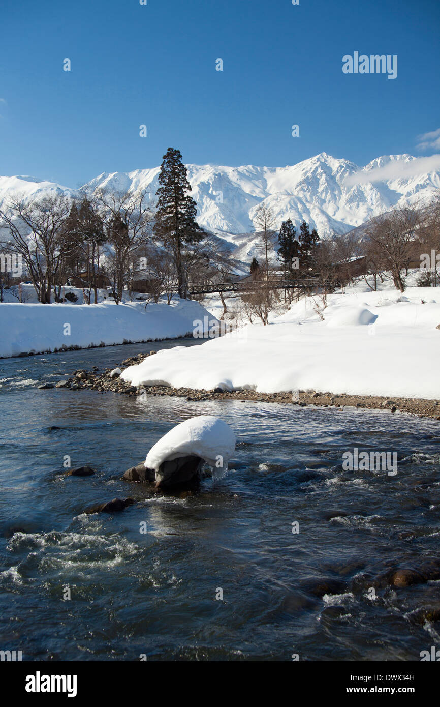 Hakuba Village couvert de neige, Nagano, Japon Banque D'Images