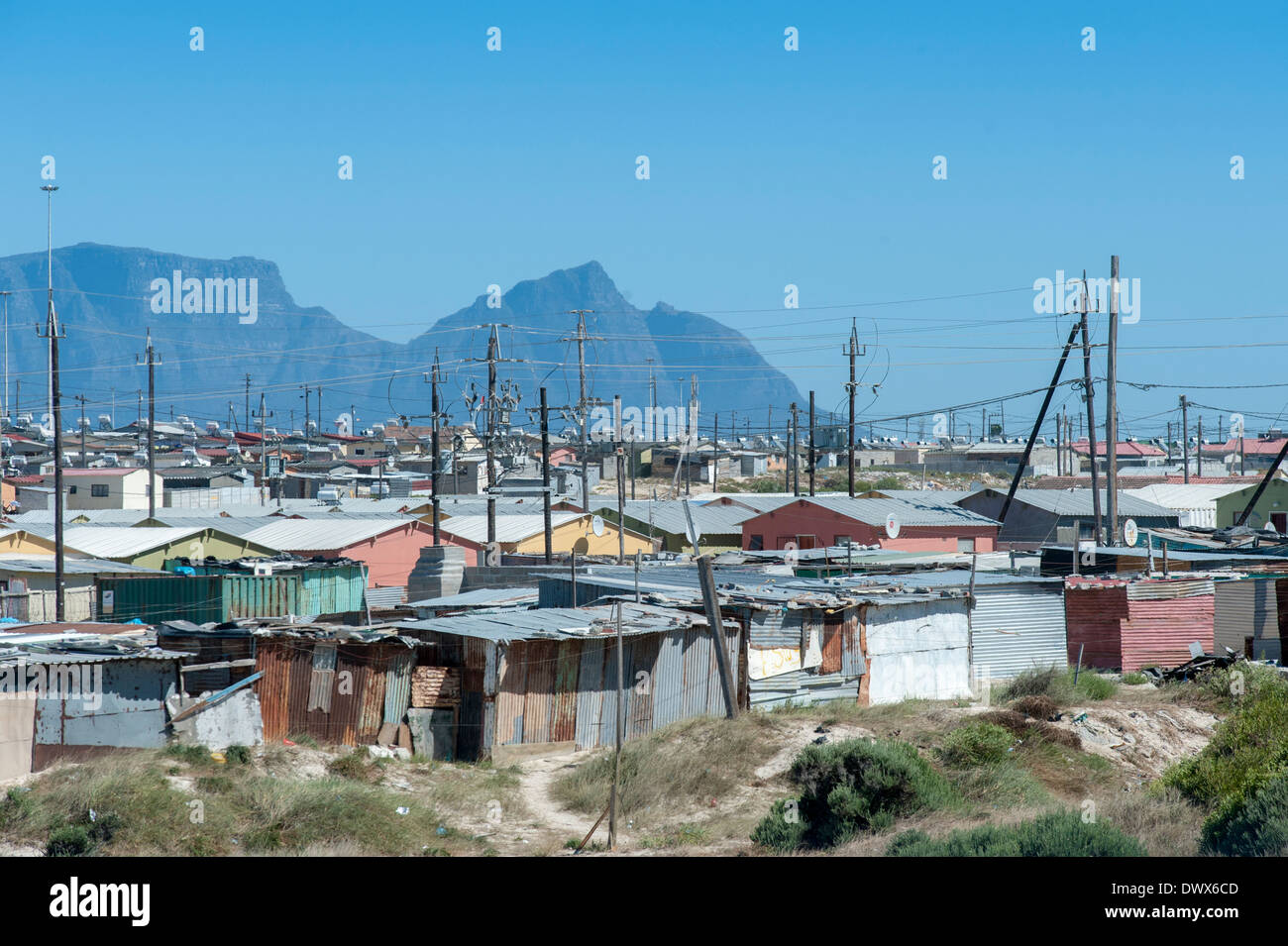 Vue panoramique sur les huttes en fer ondulé à Khayelitsha, Cape Town, Western Cape, Afrique du Sud Banque D'Images