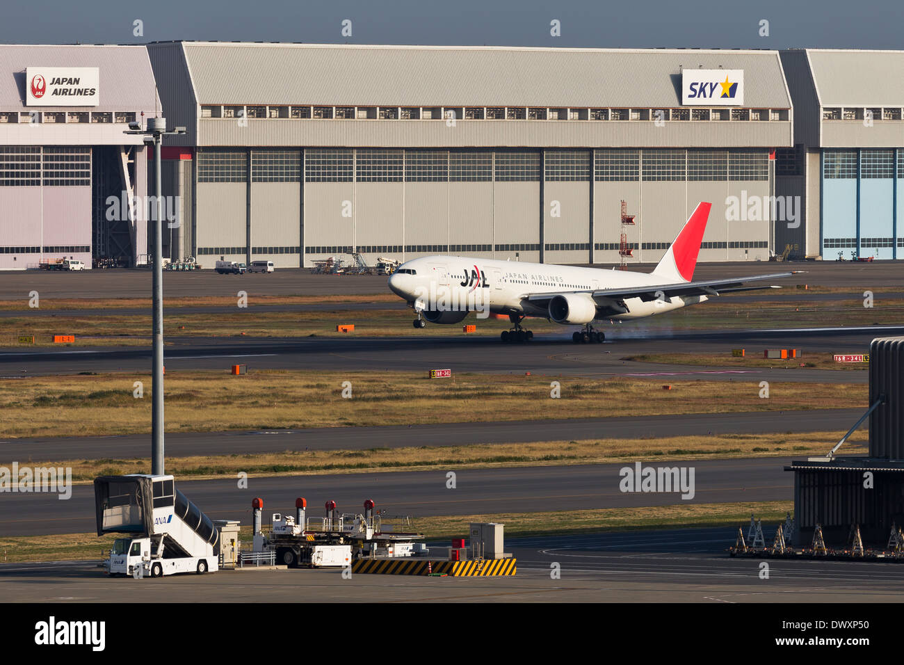 JAL départ à l'aéroport de Haneda Jour Heure Banque D'Images