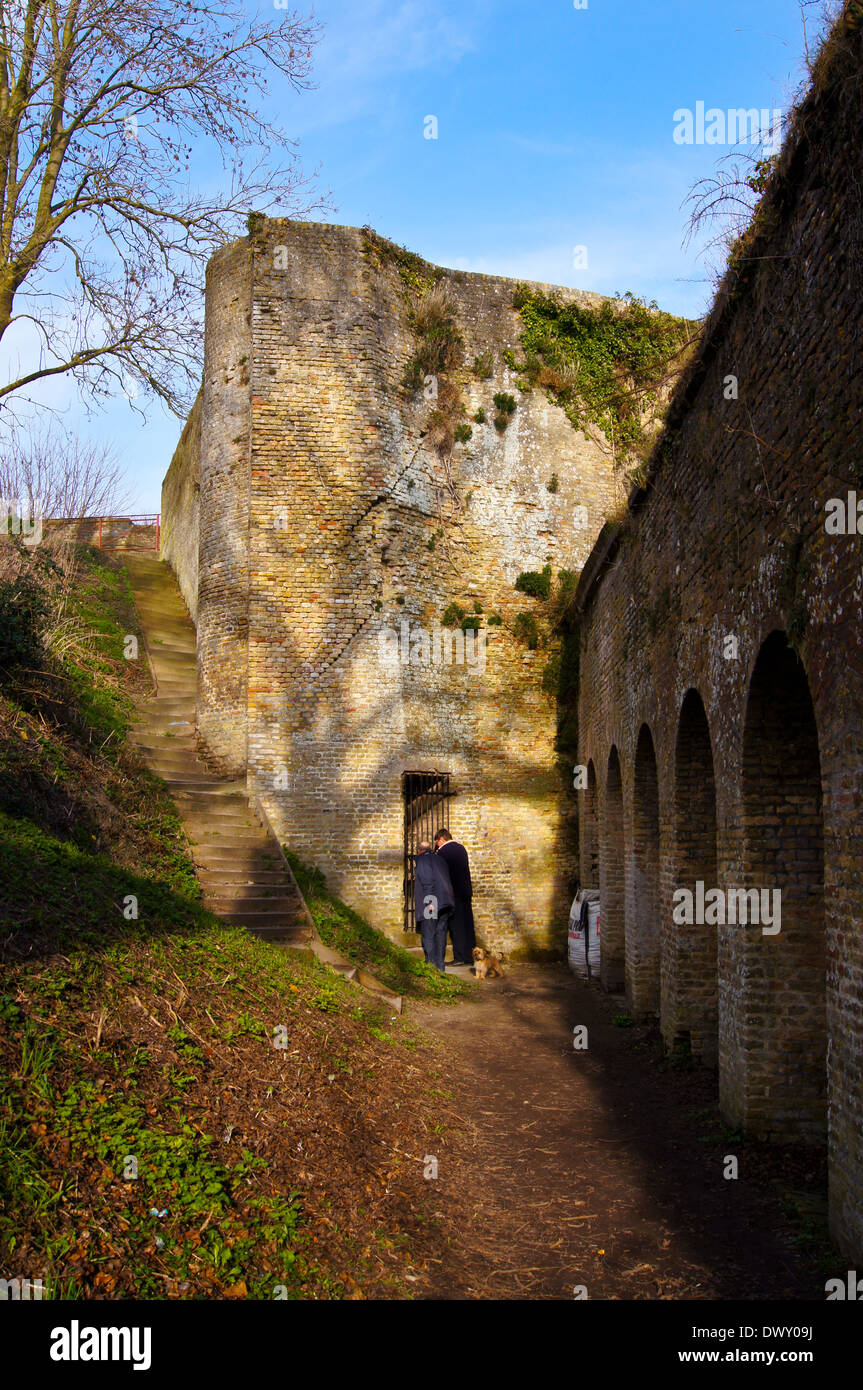 Les murs de la ville par Vauban, 1668, Bergues, Nord Pas de Calais, hauts de France, France Banque D'Images