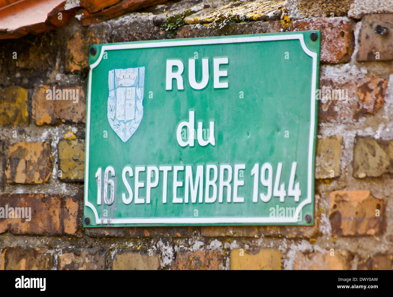 Plaque de rue "Rue du 16 Septembre 1944', commémorant la libération de