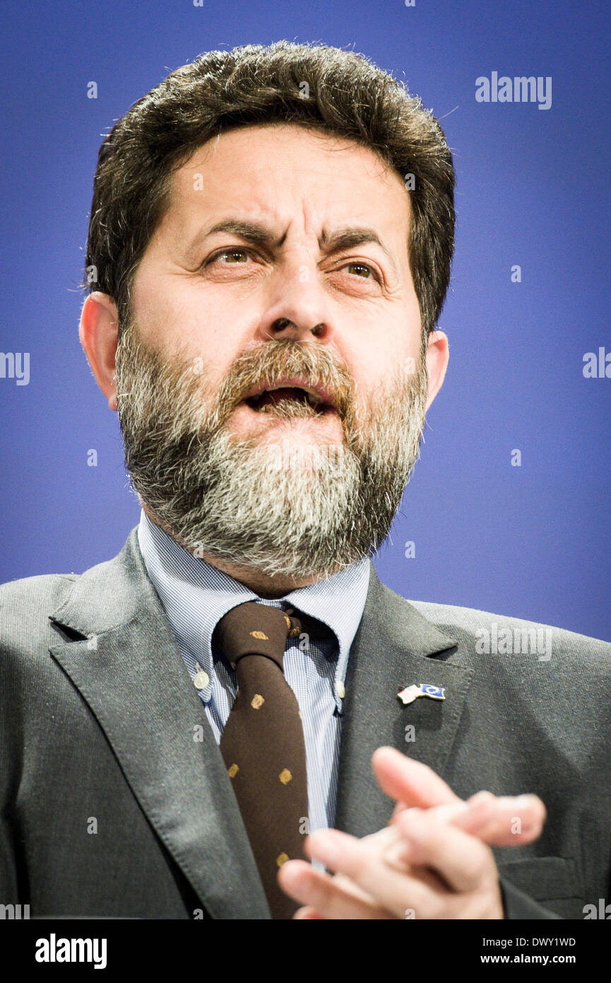 Bruxelles, Belgique. 14 mars 2014. Le négociateur en chef de l'UE Ignacio Garcia Bercero tient conférence de presse après la quatrième série de négociations commerciales UE-États-Unis, au siège de la Commission européenne à Bruxelles, Belgique Le 14.03.2014 l'Union européenne et les États-Unis doivent commencer leur quatrième ronde de négociations de libre-échange pour le partenariat transatlantique de commerce et d'investissement (TTIP), après des allégations d'espionnage américains menacés la rupture de confiance entre les alliés traditionnels. Par Wiktor Dabkowski : dpa Crédit photo alliance/Alamy Live News Banque D'Images