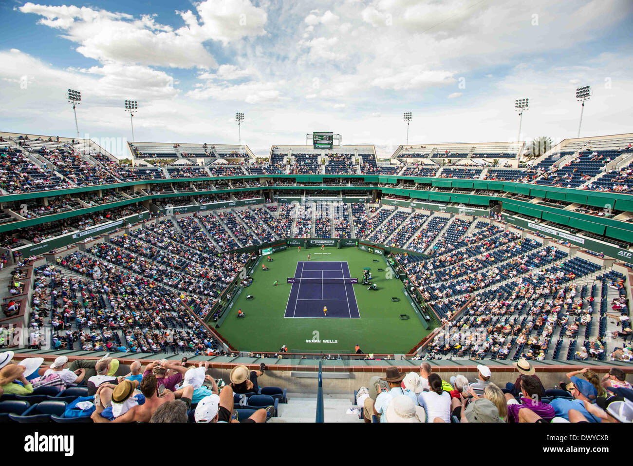 Indian Wells, en Californie, USA. 13Th Mar, 2014. Action de quart de finale entre Sloane Stephens [17] (USA) jouer contre Flavia Pennetta [20] (ITA) au cours de la BNP Paribas Open, à l'Indian Wells Tennis Garden à Indian Wells, CA. Credit : Action Plus Sport/Alamy Live News Banque D'Images