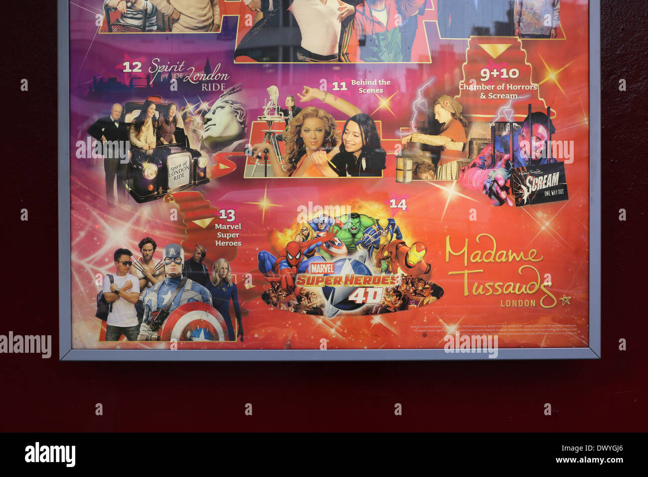 En dehors de l'affiche de Madame Tussaud's wax works museum dans le centre de Londres, publicité Marvel Superheroes à l'attraction touristique. Banque D'Images