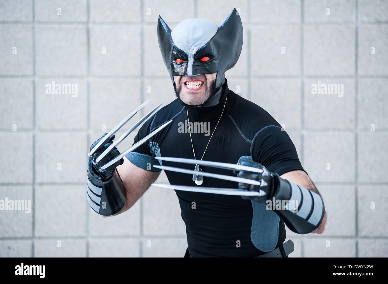 Londres, Royaume-Uni - 15 mars 2014 : Raul Herrera comme Wolverine de X-Men pose pour une photo lors de la London Super Comic Con à Excel. Credit : Piero Cruciatti/Alamy Live News Banque D'Images