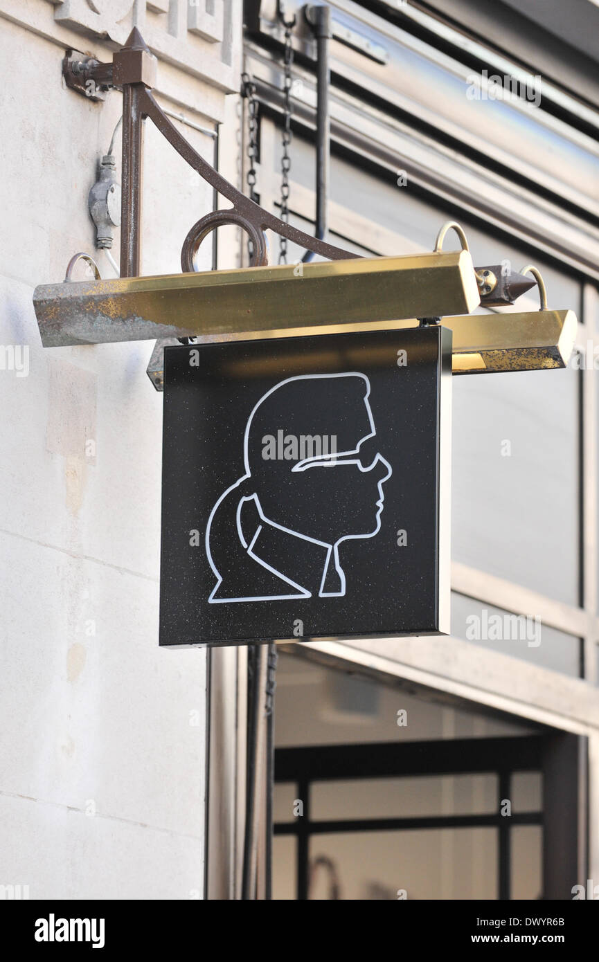 Regent Street, Londres, Royaume-Uni. 15 mars 2014. Le logo de Karl Lagerfeld nouvelle boutique sur la rue Regent. Crédit : Matthieu Chattle/Alamy Live News Banque D'Images