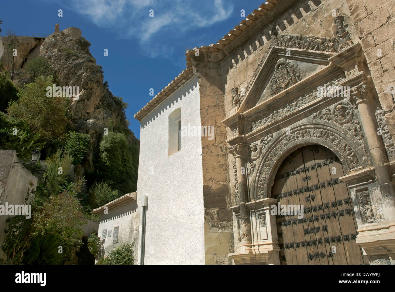 -16ème siècle Eglise paroissiale-, 'Puerta del Sol' (Porte du Soleil) et Rock, Castril, province de Grenade, Andalousie, Espagne Europe Banque D'Images