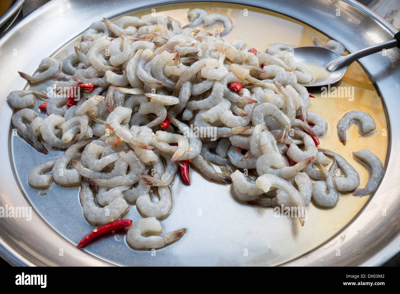 Crevettes en vente dans Chinatown Bangkok Banque D'Images