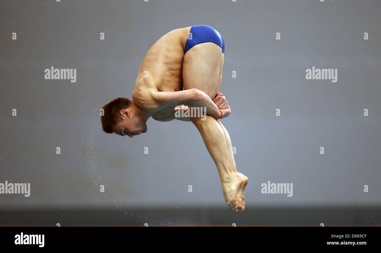 Beijing, Chine. Mar 16, 2014. Tom Daley de la Grande-Bretagne fait concurrence au cours de la plate-forme de 10m hommes finale aux World Series FINA 2014 à Beijing, capitale de Chine, le 16 mars 2014. Tom Daley a remporté la médaille de bronze avec 525,05 points. Credit : Bai Xuefei/Xinhua/Alamy Live News Banque D'Images