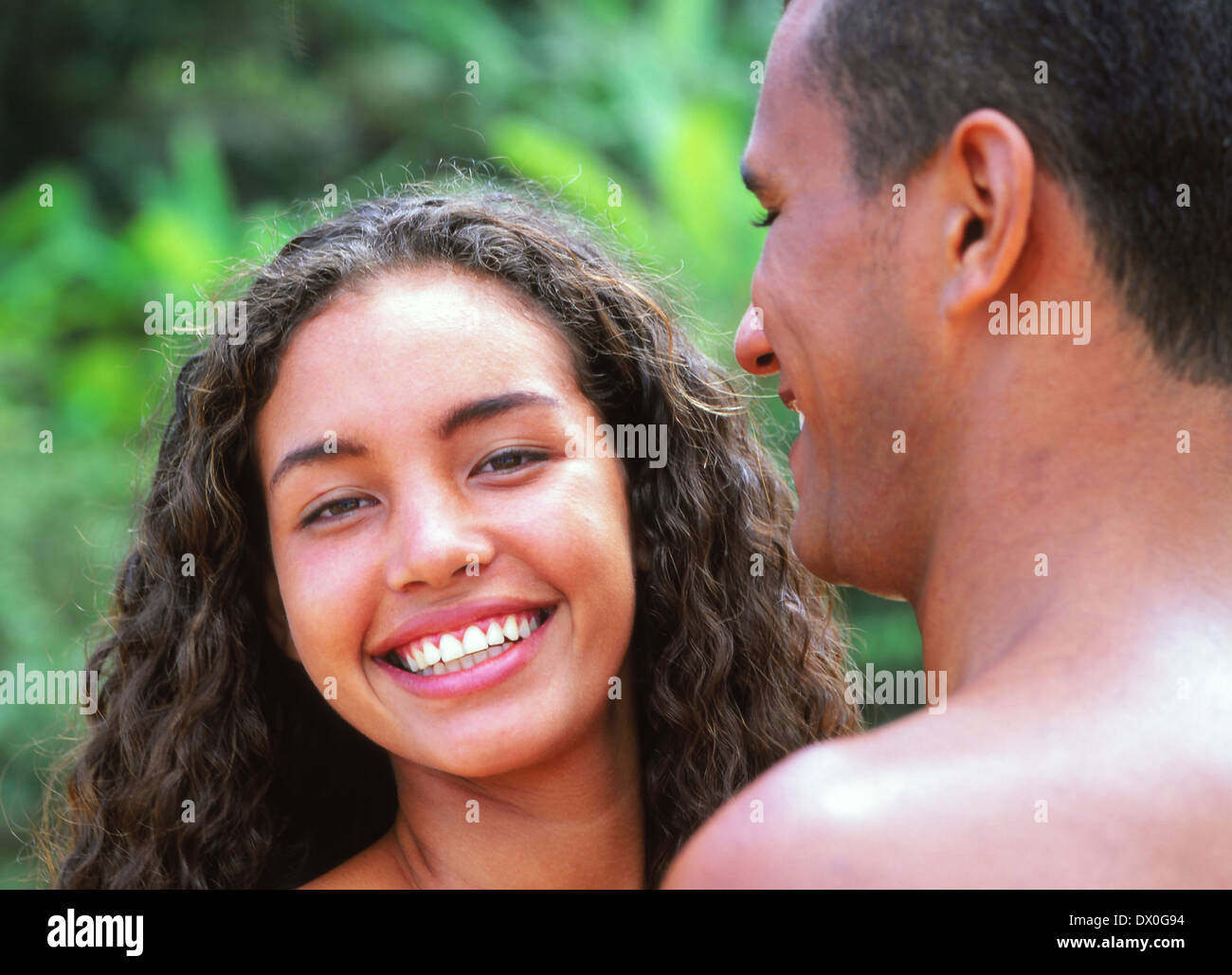 Brésil, Rio de Janeiro, couple brésilien à la plage Banque D'Images