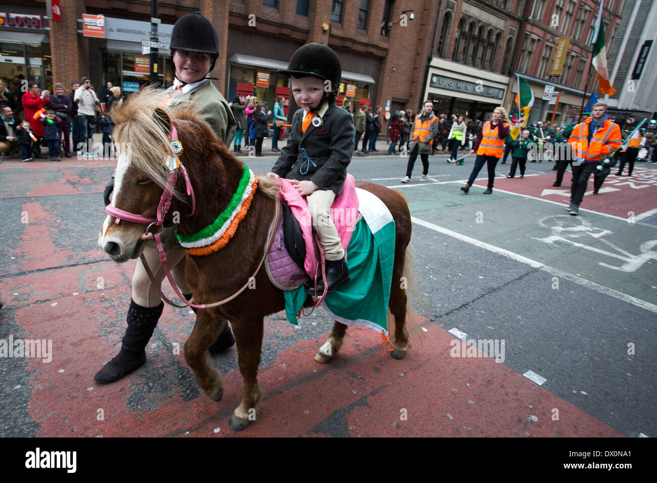 16/03/14 .Manchester, Angleterre. Le Festival irlandais de Manchester St. Patrick's Parade 2014. Dimanche 16/03/14. Banque D'Images