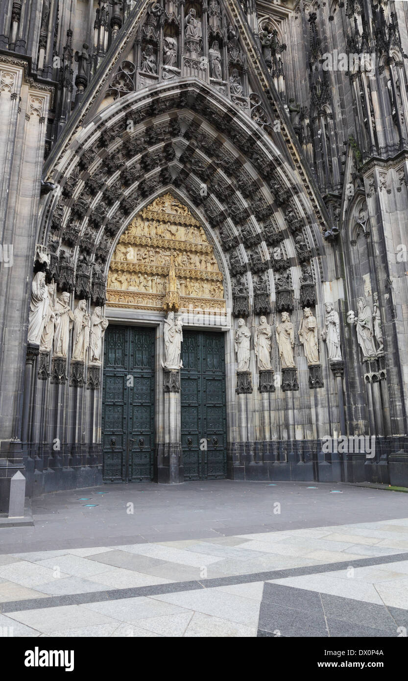 Entrée principale de la cathédrale de Cologne Banque D'Images