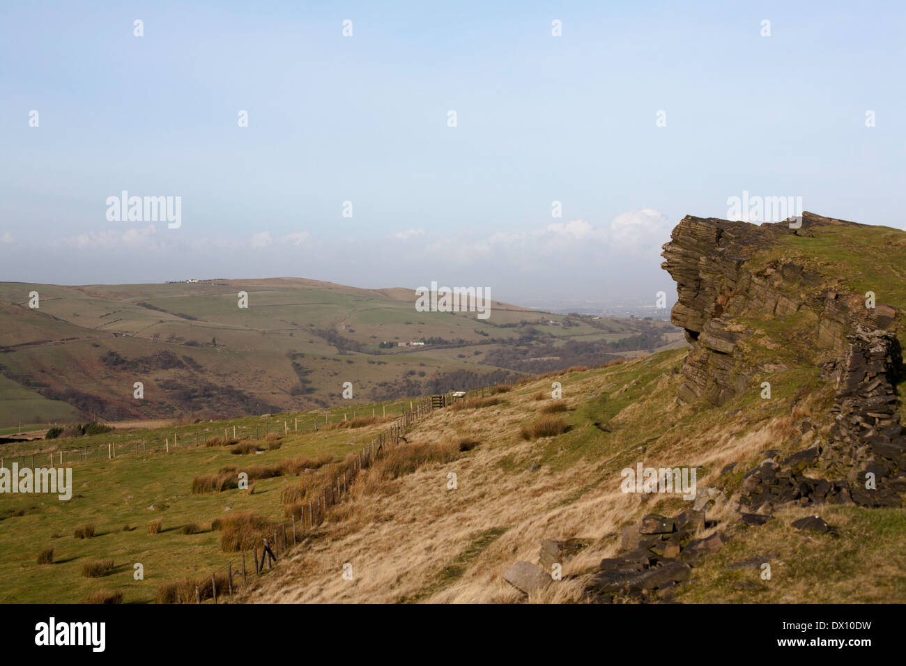 Vue depuis les Rochers de bord Taxal Windgather Kettleshulme Sponds vers Hill et Lyme Handley Derbyshire Angleterre Cheshire Banque D'Images