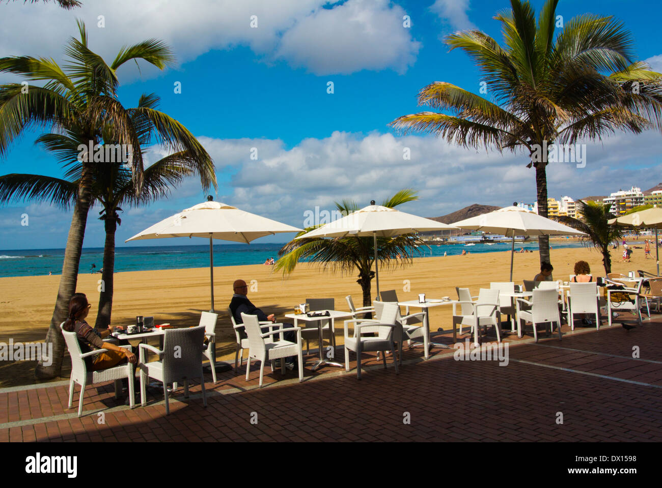 Terrasses de cafés le long de la promenade Paseo Canteras, Playa de las  Canteras, à Las Palmas de Gran Canaria, Espagne, Europe Photo Stock - Alamy