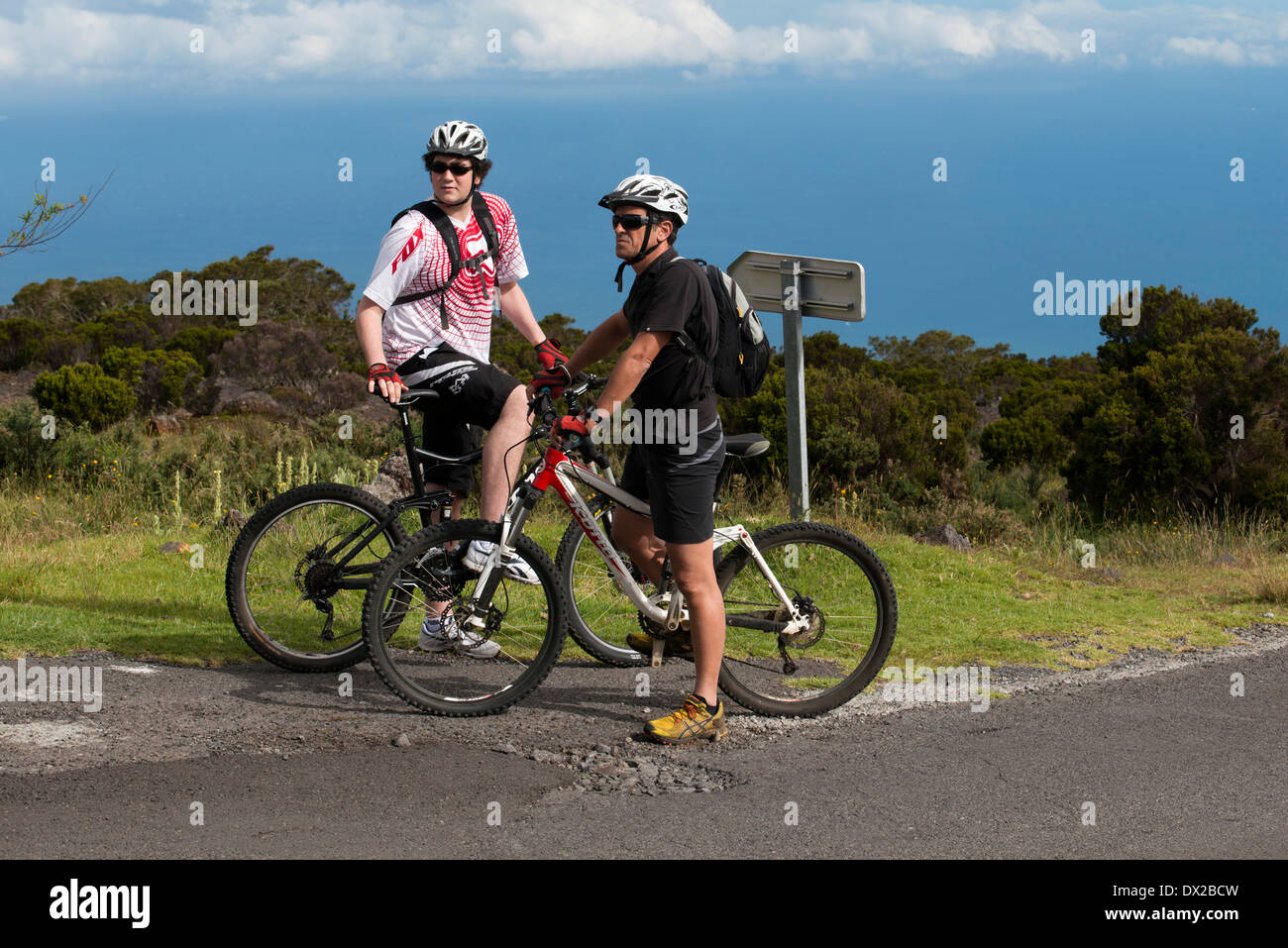 Vtt de descente en montagne et randonnée Mafate Maido.Mafate Le Cirque est l'un des 3 principaux s'effondre plus vieux Banque D'Images