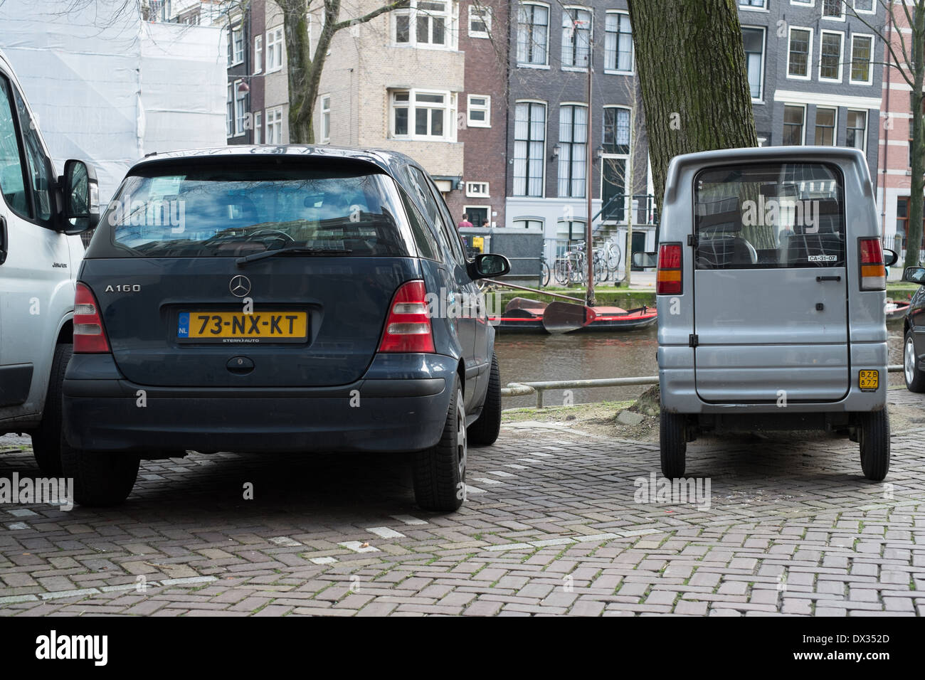 Petite voiture de ville Amsterdam Pays-Bas Banque D'Images