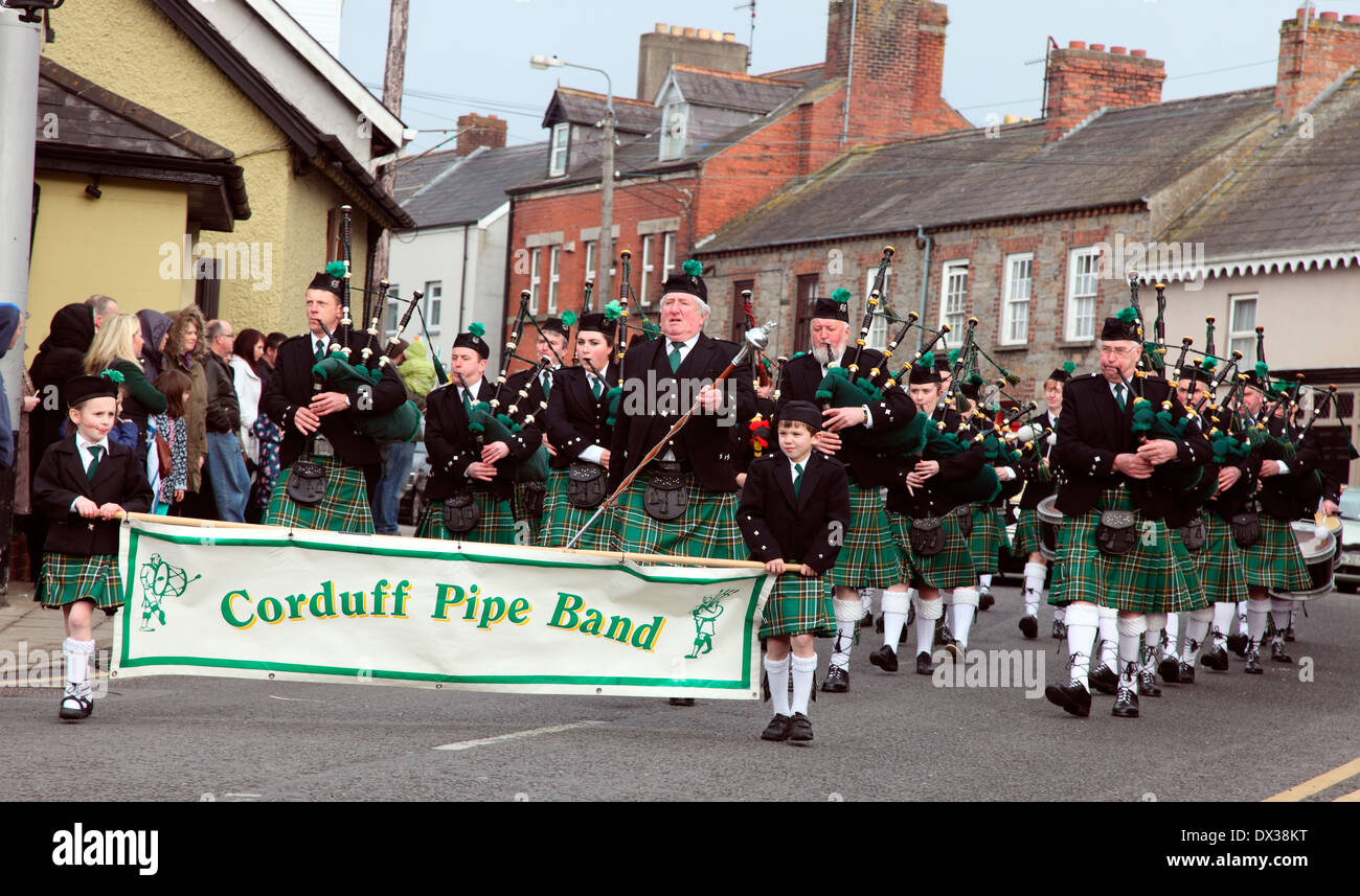 Tuyau Corduff Banque dans la Parade de la St Patrick en Irlande Monaghan Carrickmacross Co. Banque D'Images