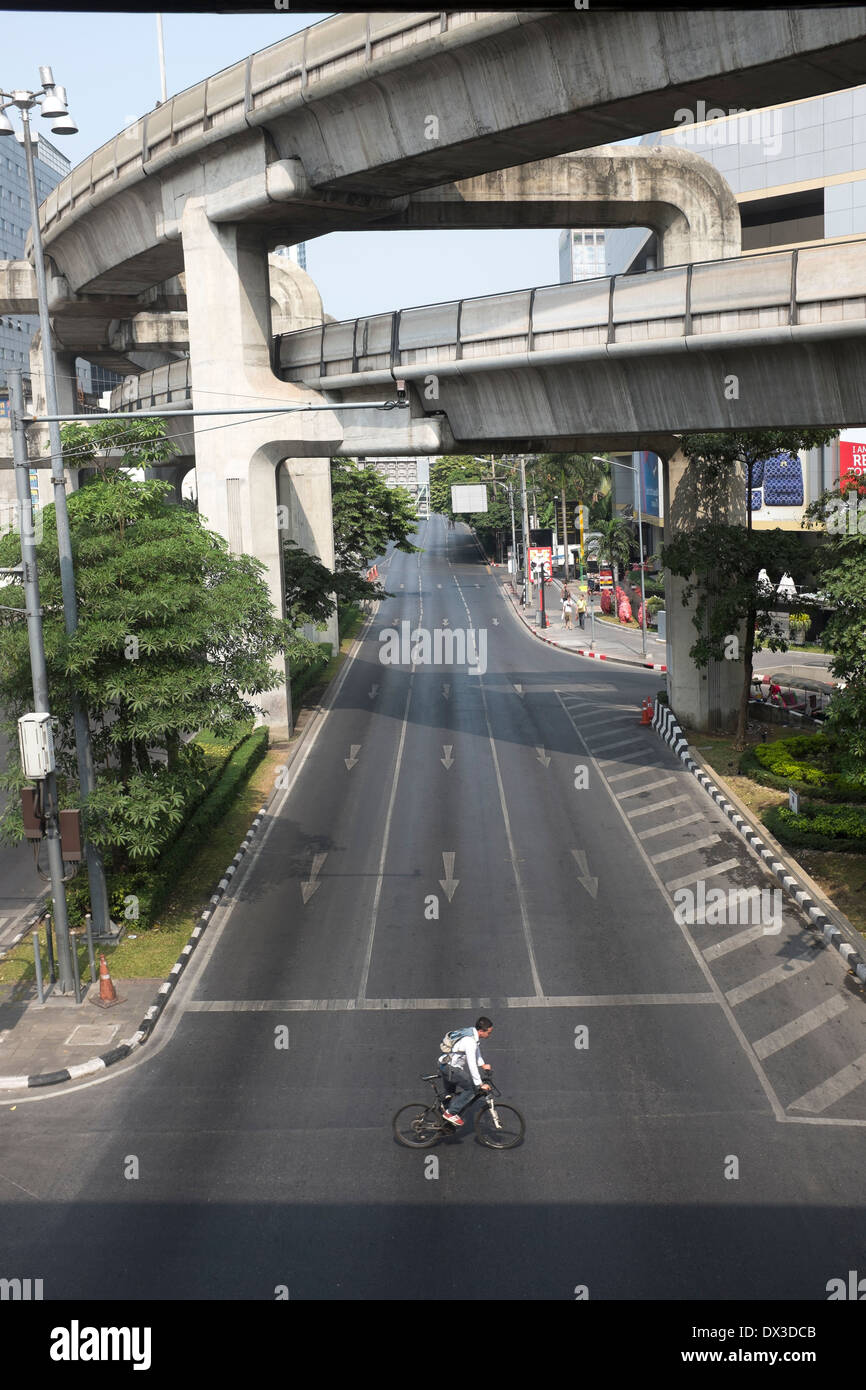Les rues vides à Bangkok Siam Square (Rama I Road) Banque D'Images