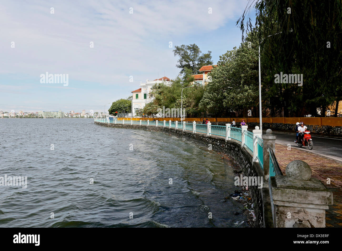 Zone résidentielle à Lac de l'Ouest (Ho Tay), Hanoi, Vietnam, Asie du sud-est Banque D'Images