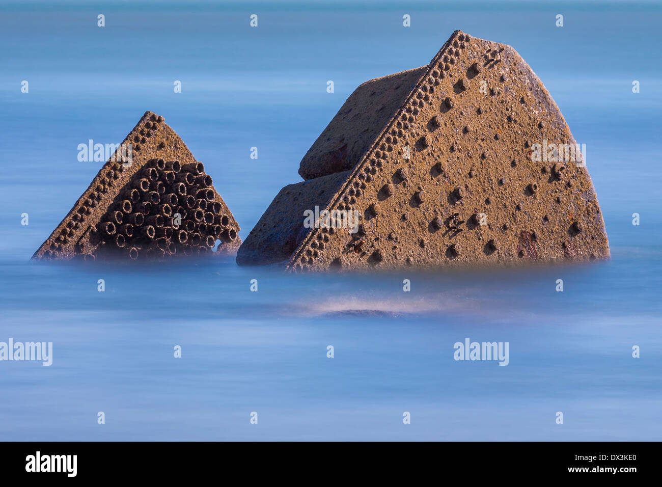 Une partie de l'épave du cras de chalutiers-J dans Robin Hood's Bay, North Yorkshire. Banque D'Images