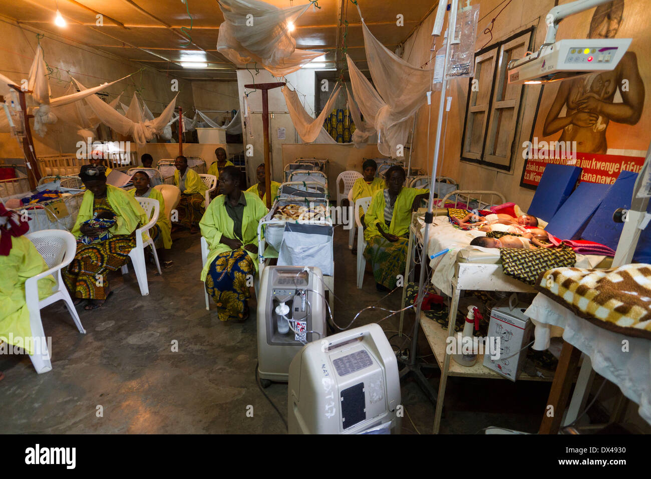 Les soins pédiatriques à l'hôpital de MSF à Rutshuru, Nord Kiwu ,,RDC,République démocratique du Congo. Banque D'Images