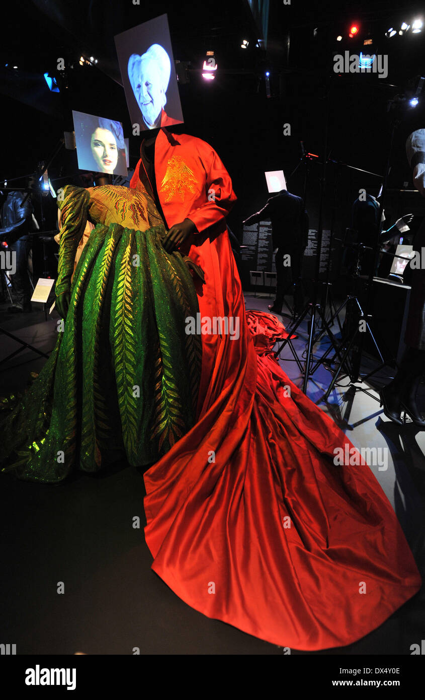 Bram Stoker's Dracula - Winona Ryder comme Elisabetta et Gary Oldman en Dracula Costume Hollywood - appuyez sur voir donné au Victoria and Albert Museum. Londres, Angleterre - 17.10.12 Où : London, Royaume-Uni Quand : 17 Oct 2012 Banque D'Images