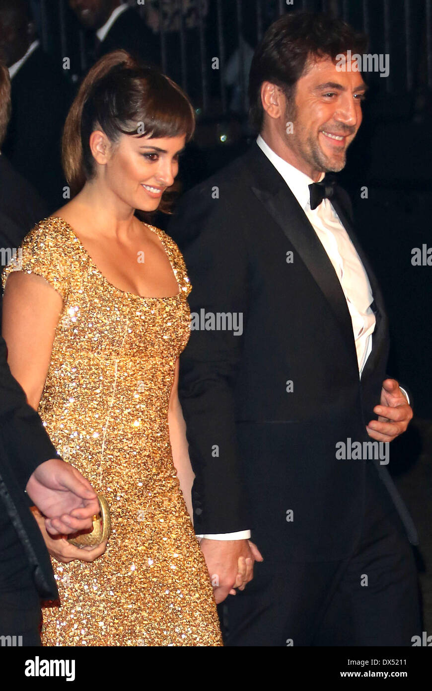 Penelope Cruz et Javier Bardem James Bond Skyfall World Premiere after party qui a eu lieu à la Tate Modern de Londres, Angleterre- arrivants - 23.10.12 Avec : Penelope Cruz et Javier Bardem Où : London, Royaume-Uni Quand : 23 Oct 2012 Banque D'Images