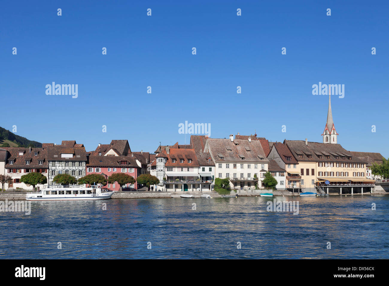 Rhin et de la vieille ville, Stein am Rhein, dans le canton de Schaffhouse, Suisse Banque D'Images