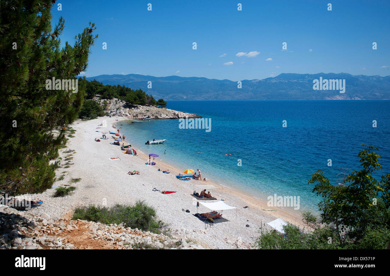 Plage nudiste, Baška, golfe de Kvarner, île de Krk, Croatie Banque D'Images