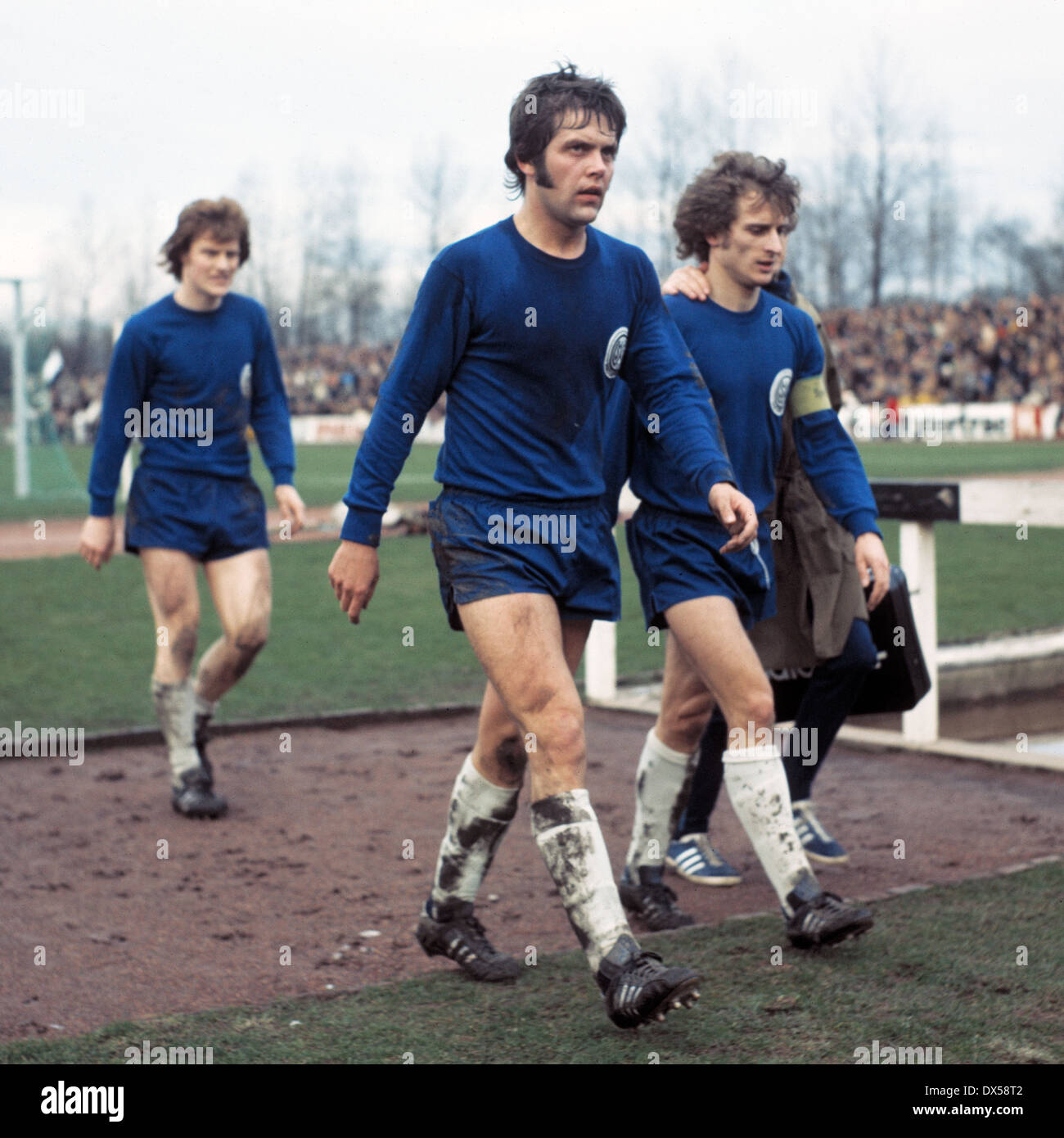 Regionalliga West, football, 1973/1974, Lohrheide Stadium, SG Wattenscheid 09 contre Sportfreunde Siegen 4:2, en laissant, le f.l.t.r. Wattenscheid joueurs Ewald Hammes, Norbert Grede, Juergen Jendrossek Banque D'Images