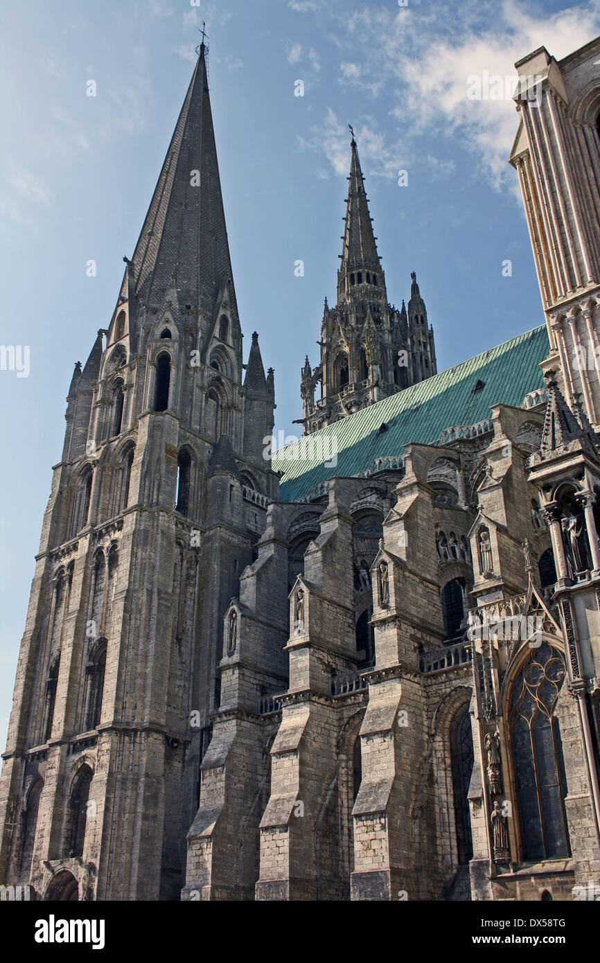 Flèches et arcs-boutants, la cathédrale de Chartres Banque D'Images