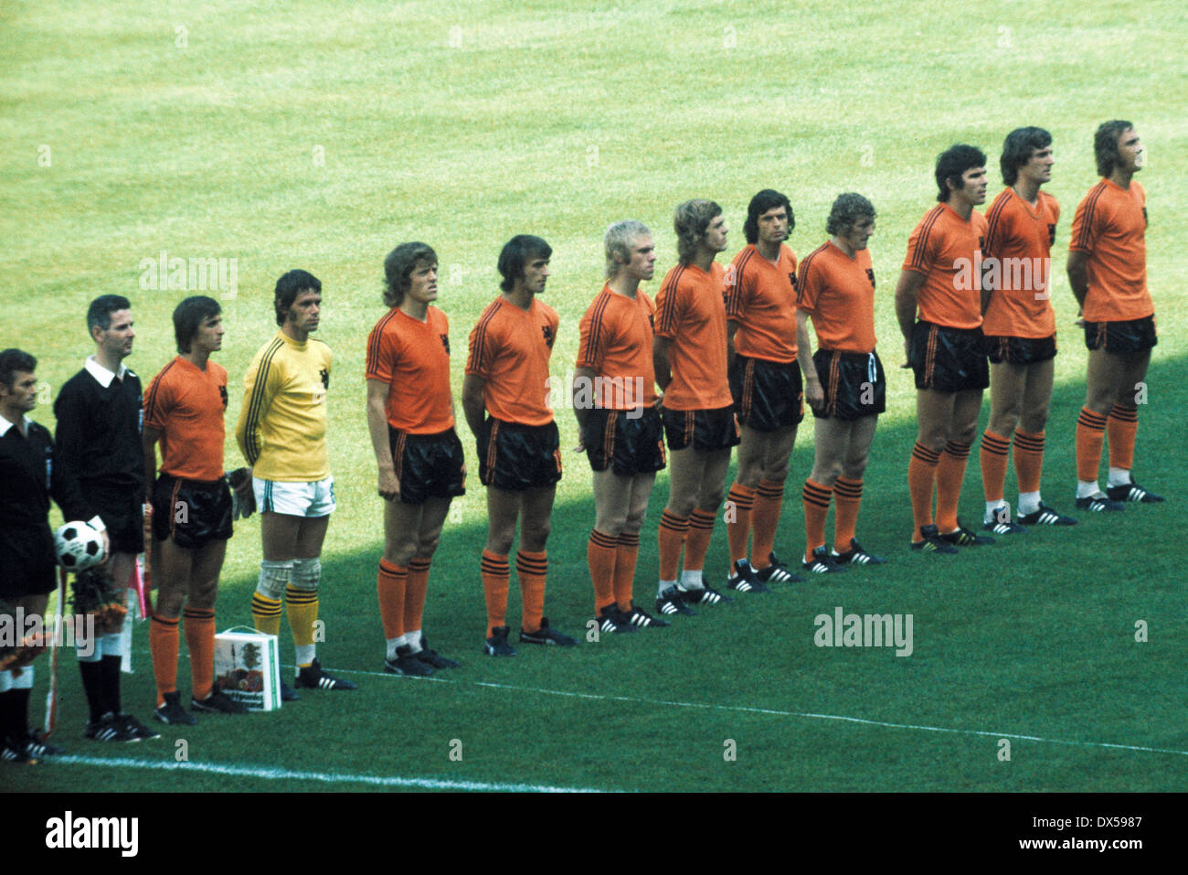 Football, championnat du monde, 1974, 1. Dernier tour, Groupe III,  Westfalenstadion Dortmund, la Bulgarie contre Pays-Bas 1:4, de l'équipe tué  Pays-bas, f.l.t.r. Johan Cruyff, keeper Jan Jongbloed, Arie Haan, Nicolaus  Robert Rob