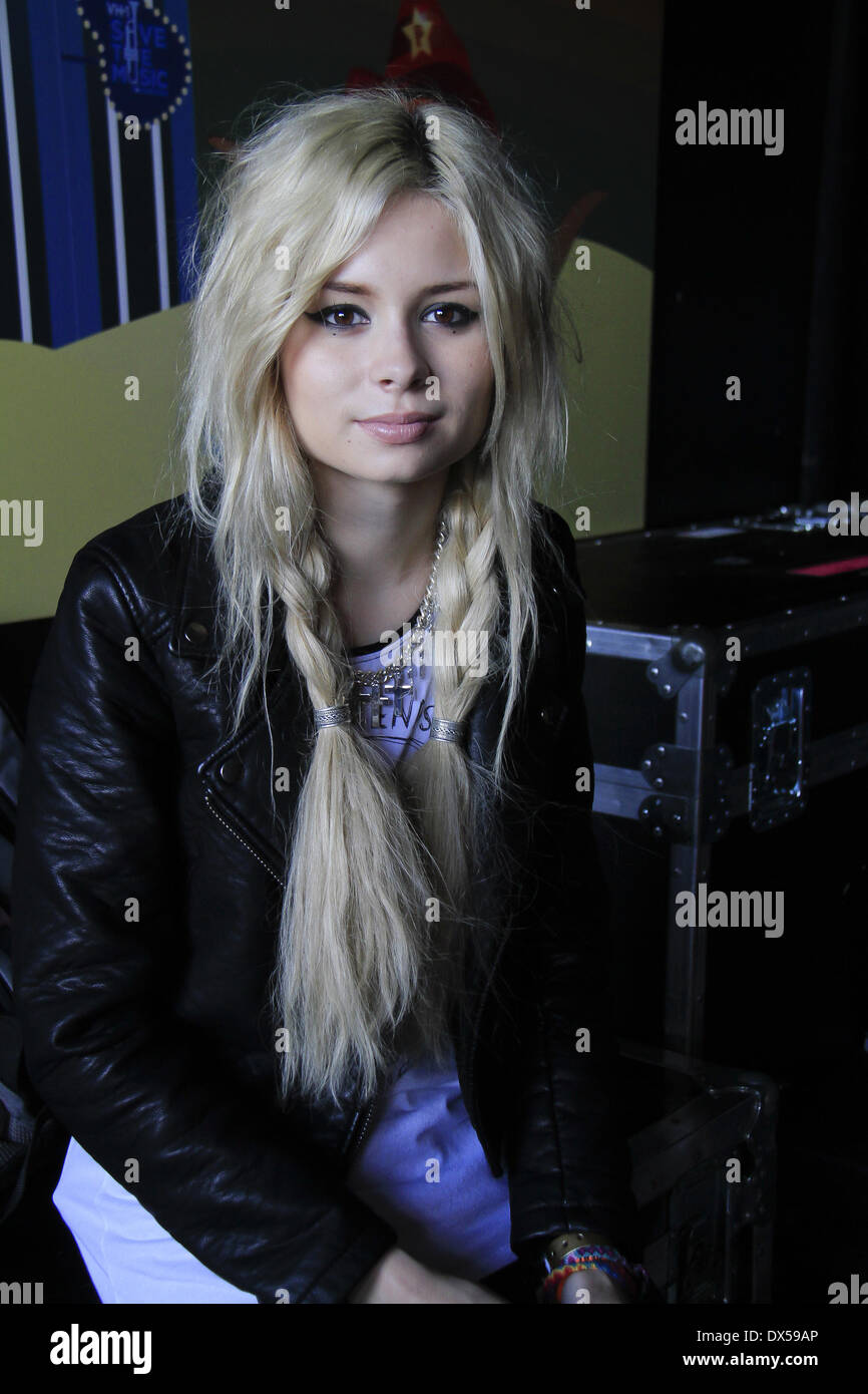 Austin, Texas, États-Unis. Mar 15, 2014. Nina Nesbitt en coulisses lors d'une nuit à Austin, à l'Austin Music Hall lors de SXSW 2014 le 15 mars 2014 à Austin au Texas. © Rahav Segev/ZUMAPRESS.com/Alamy Live News Banque D'Images