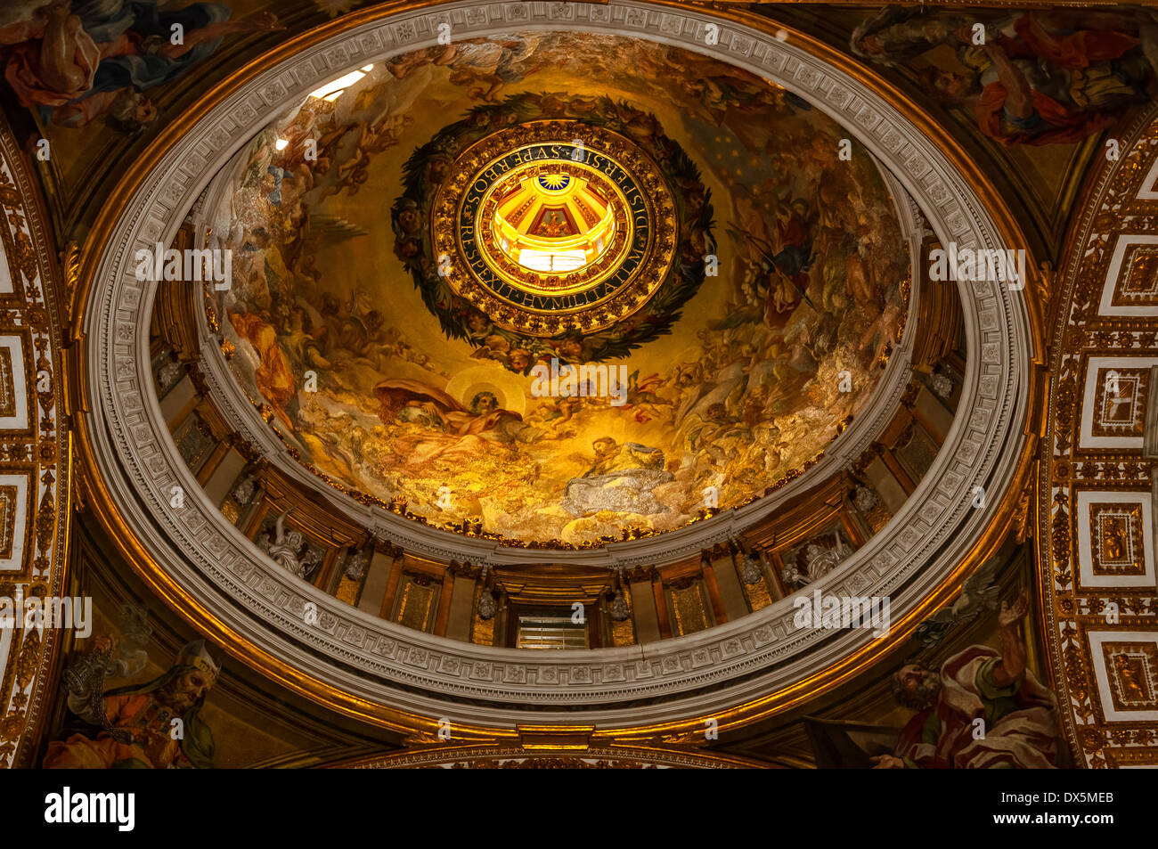 Intérieur de la cathédrale de Saint-Pierre, Vatican. Italie Banque D'Images