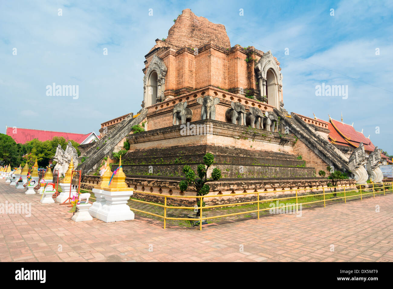 Wat Chedi Luang à Chiang Mai province de Thaïlande Banque D'Images
