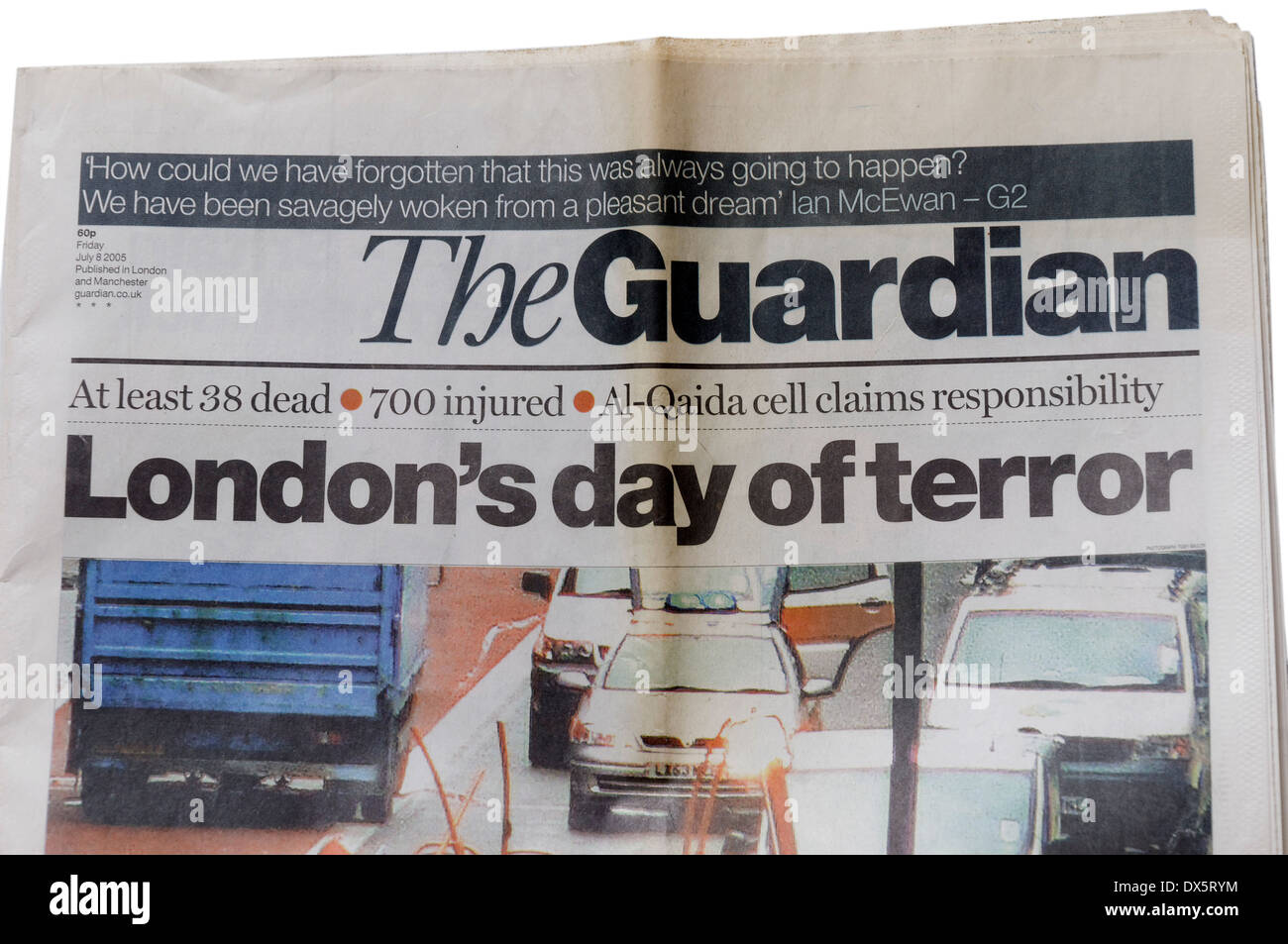 Le Guardian du 8 juillet 2005 annonçant le bombardement de Londres métro et bus. Banque D'Images