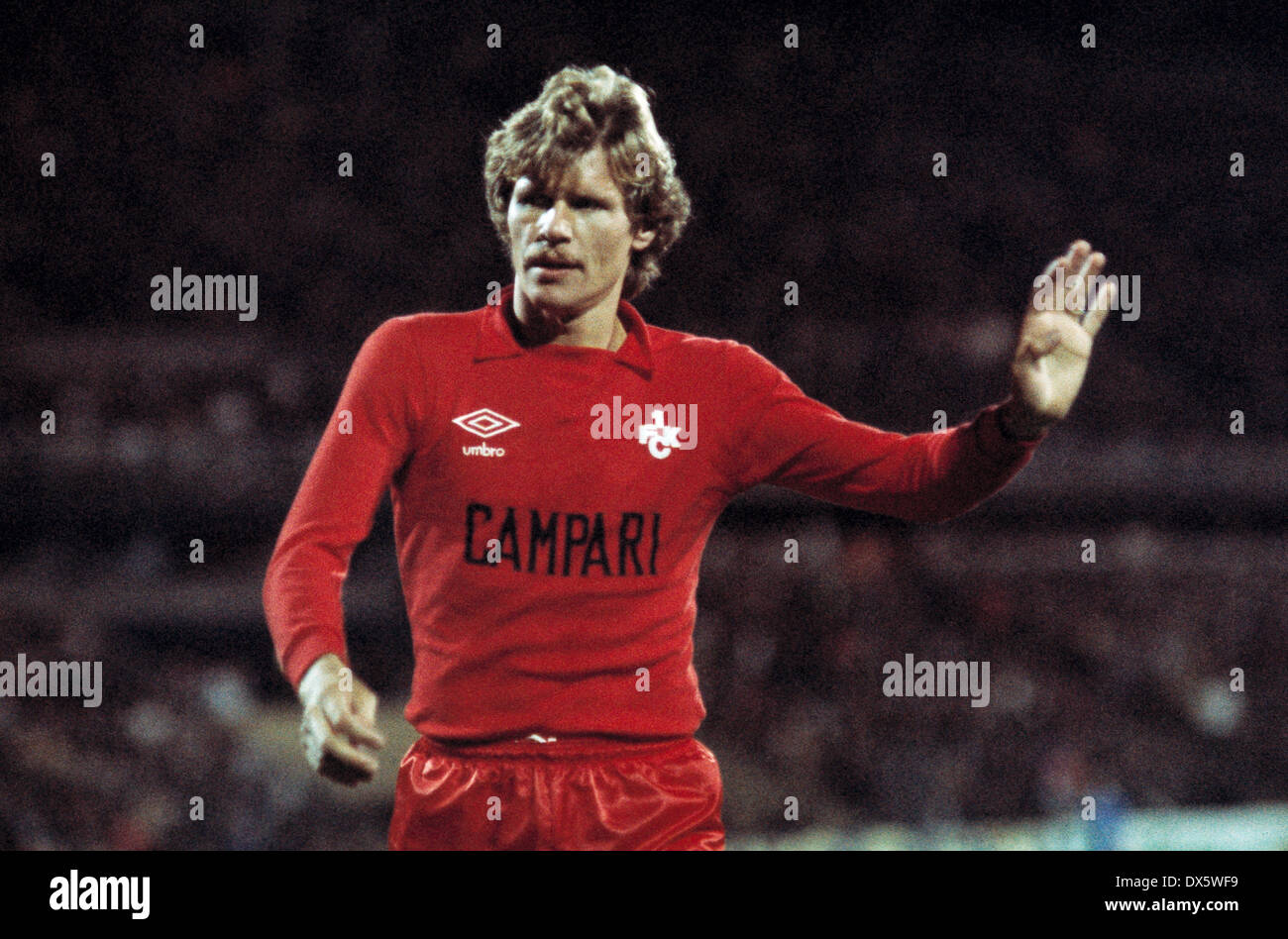 Football, Bundesliga, 1977/1978, stade MSV Duisburg Wedau, contre 1. FC Kaiserslautern 3:2, scène du match, Reiner Geye (FCK) Banque D'Images