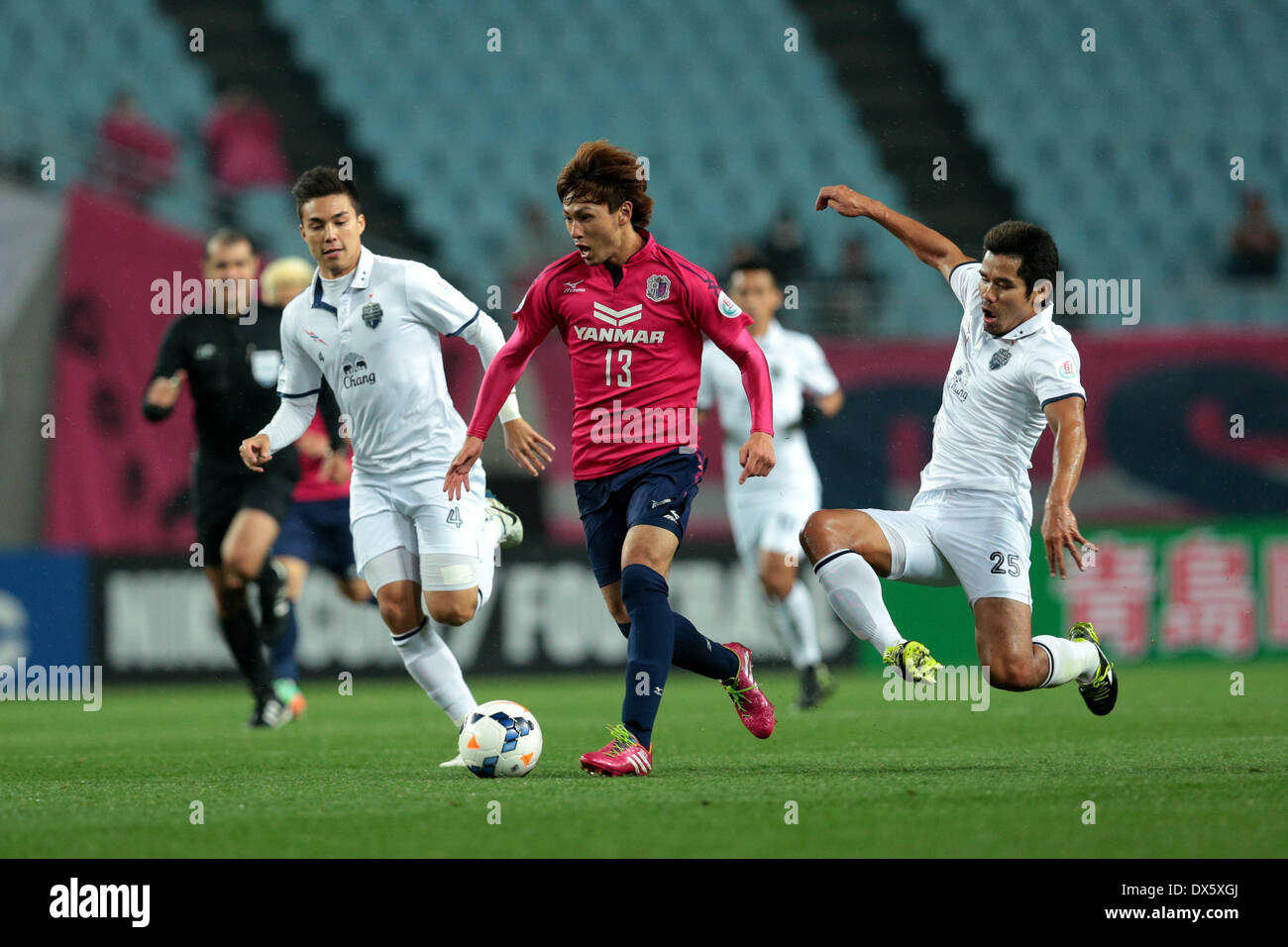 Osaka, Japon. 18 Mar, 2014. Takumi (, Cerezo) Football/soccer : AFC Champions League Groupe E match entre Cerezo Osaka 4-0 Buriram United au stade Nagai Yanmar à Osaka, Japon . Credit : AFLO SPORT/Alamy Live News Banque D'Images