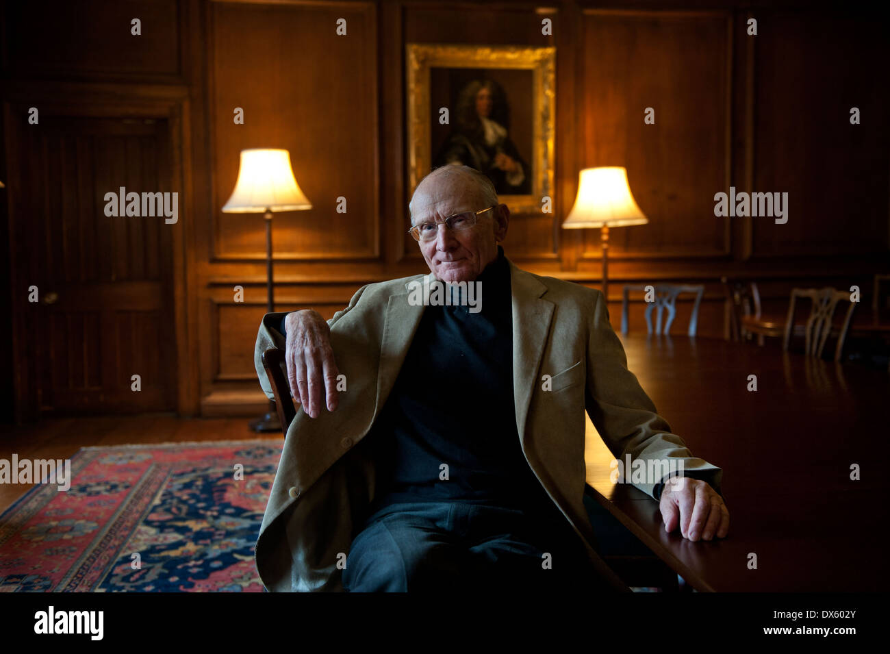 Ohn Carey, critique littéraire et professeur Merton émérite de littérature anglaise à l'Université d'Oxford. Février 2014 Banque D'Images