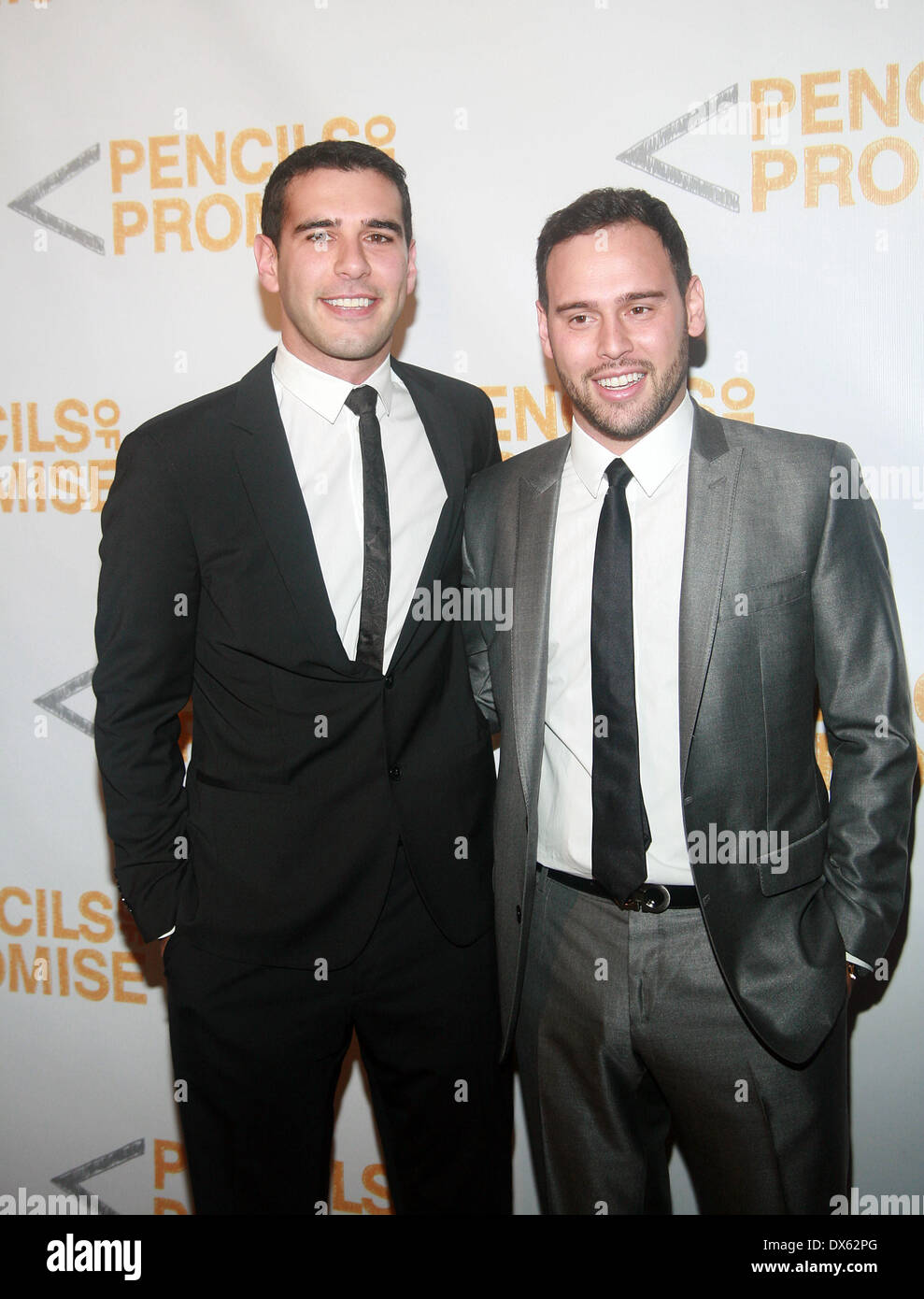 Scooter Braun et Adam Braun deuxième promesse de crayons à Gala Guastavino, comprend : Scoo Banque D'Images
