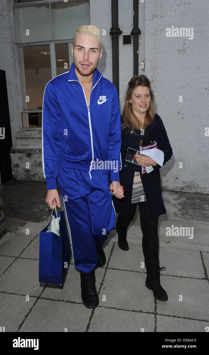 X Factor l'investiture Rylan Clark et Ella Henderson, laissant un studio de danse. Londres, Angleterre - 30.10.12 Où : London, United K Banque D'Images