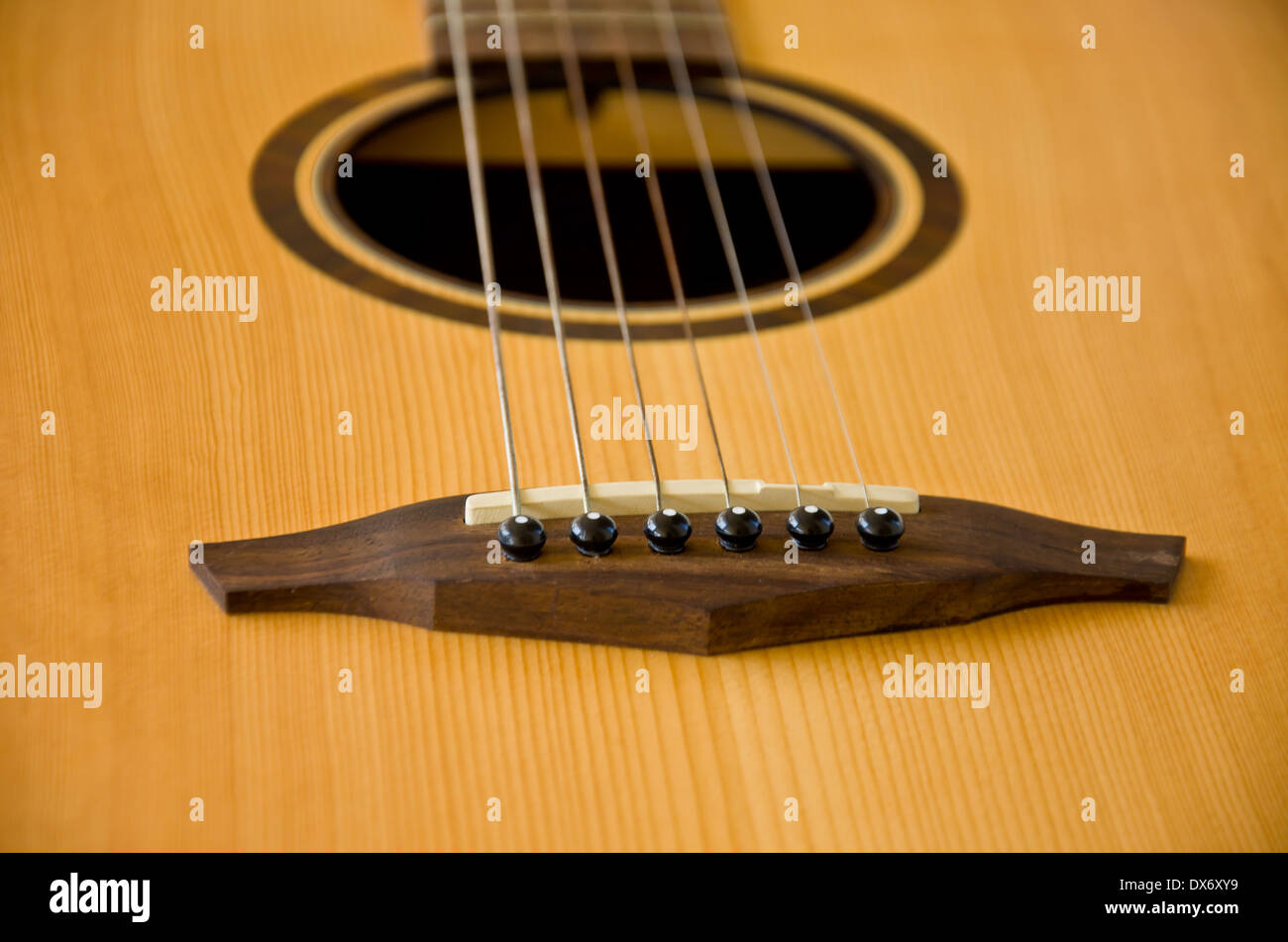 Six String d'arrière-plan de guitare acoustique Banque D'Images