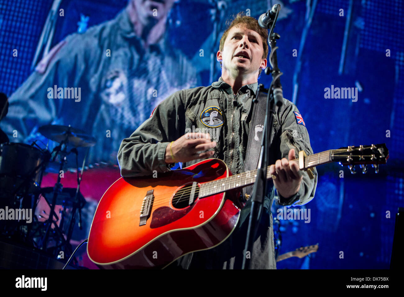 Milan Assago Italie. 18 mars 2014. La chanteuse compositeur James Blunt il se produit au Mediolanum Forum au cours de la tournée 'Moon' 2014 Atterrissage Souvenirs Crédit : Rodolfo Sassano/Alamy Live News Banque D'Images