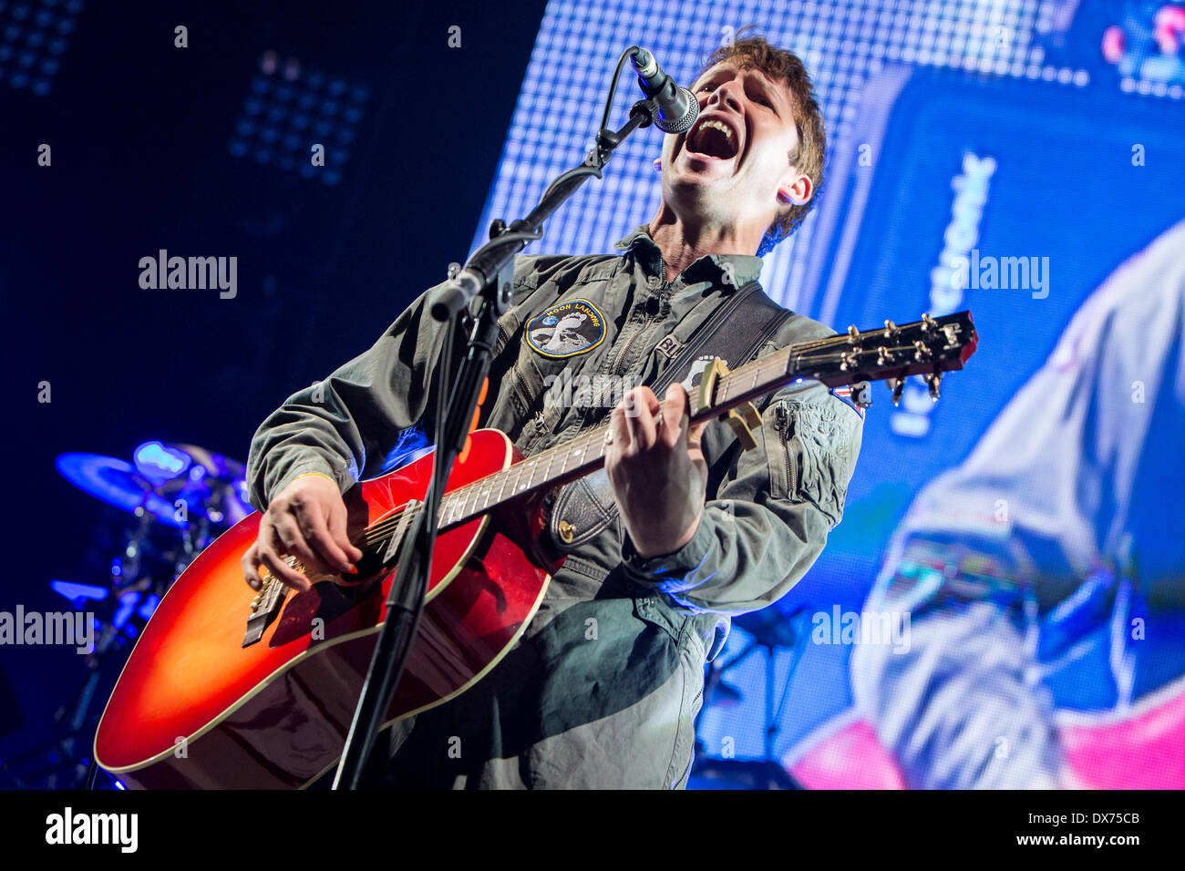 Milan Assago Italie. 18 mars 2014. La chanteuse compositeur James Blunt il se produit au Mediolanum Forum au cours de la tournée 'Moon' 2014 Atterrissage Souvenirs Crédit : Rodolfo Sassano/Alamy Live News Banque D'Images